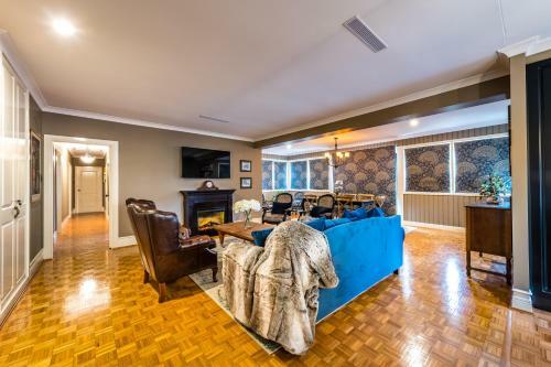 Hedge House - Luxury, Space, Style, Great Location