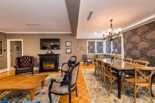 Hedge House - Luxury, Space, Style, Great Location