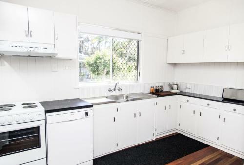 Urangan Harbour Cottage