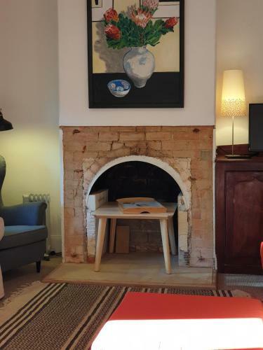 Redruth - 2 Bedroom Cottage Situated In Wandiligong