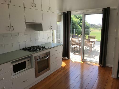 Beachpoint Cottage