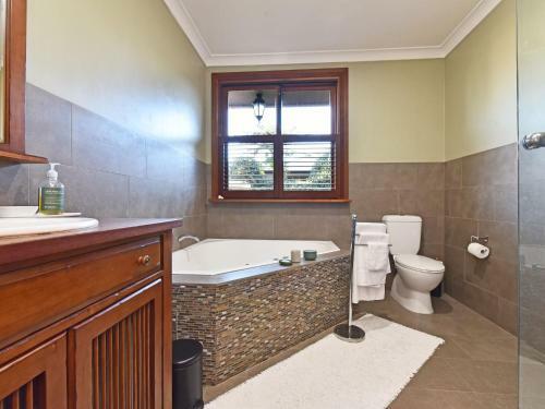 Wangi Waterfront Delight Estate - Waterfront Reserve Home