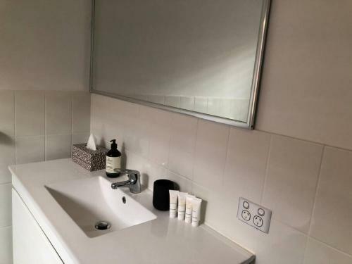 Apartamento North Curly Duplex With Pool N Walk To The Beach