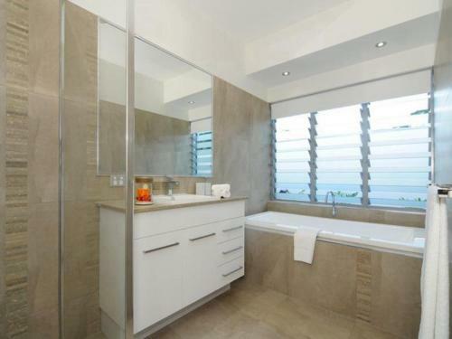 Beach Retreat - Palm Cove