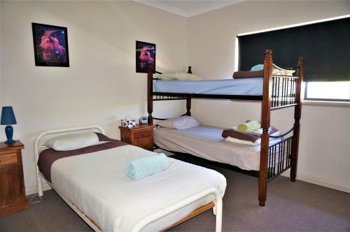 Ningaloo Breeze Villa 9 - 3 Bedroom Fully Self-contained Holiday Accommodation