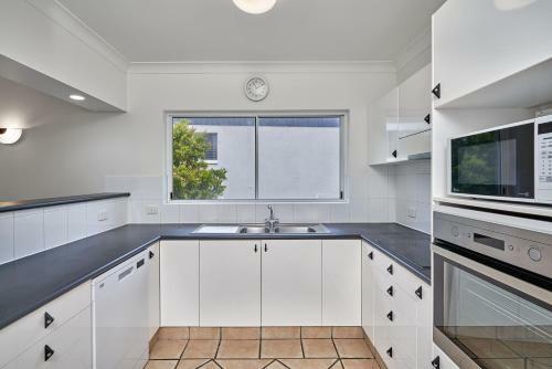 Ribbons Beachfront Apartments Clifton Beach