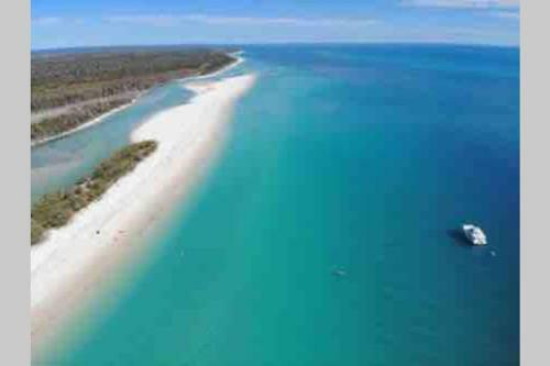 Apartamento Hamptons Meets Hervey Bay Oaks Resort