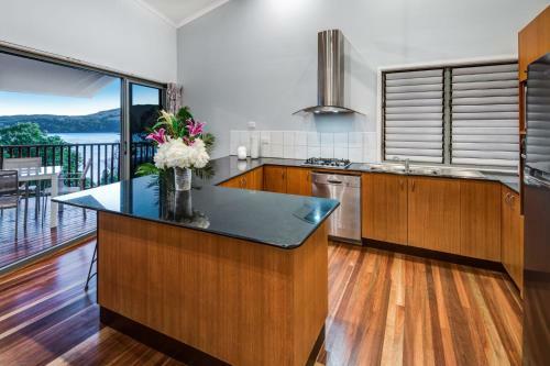 Casuarina 18 Ocean View House Central Location Bbq Golf Buggy