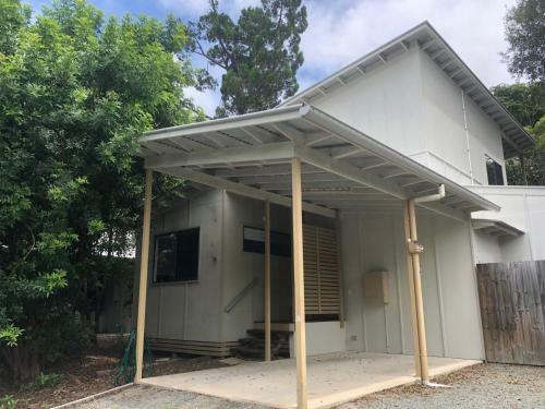 Bluewater 36 - Rainbow Shores - Walk To Beach, Pool, Aircon