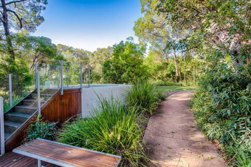 Bluewater 36 - Rainbow Shores - Walk To Beach, Pool, Aircon