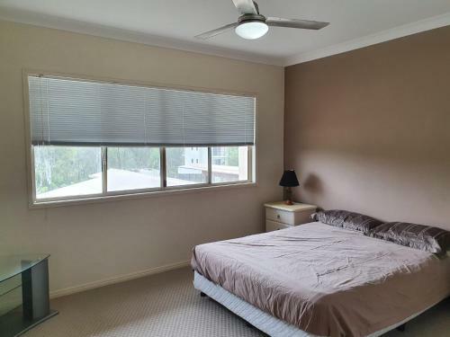 Unit 2,15 Carlo Road- Rainbow Beach - Pool, Air Conditioning, Sleeps 6