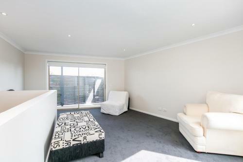 Aquilla Townhouse 6
