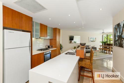 Cotton Beach 85 - Private Mid Floor Apartment