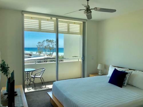 Absolute Beachfront - Cabarita Beach - Ocean Views - 3 Bed Apartment