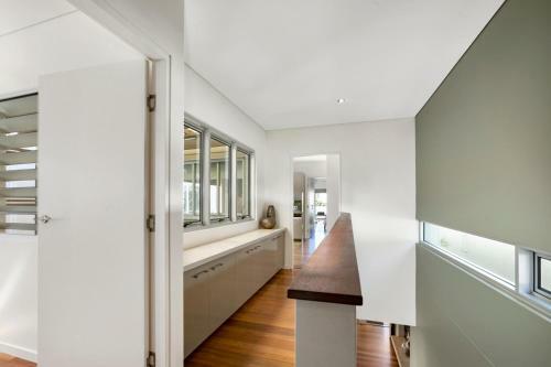 Contemporary & Central, Sunshine Beach