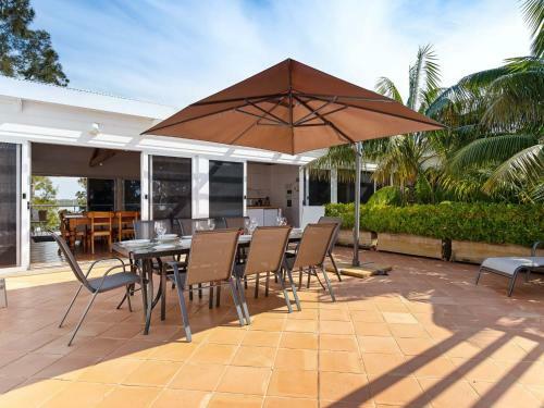 Unit 1 44 Danalene Pde Fantastic Waterfront Property With Air Con