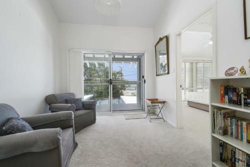 The Lake House - With Swimming Pool