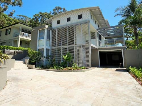 Beachdaze At Hyams 4pm Check Out Sundays