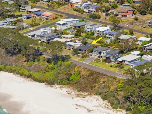 Chinamans At Hyams Beach 4pm Check Out Sundays
