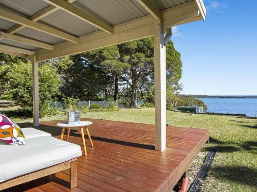 Braeside - Waterfront, Fireplace