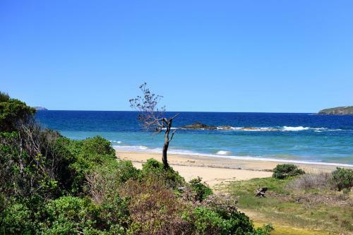 Villa Aqualuna Beach Resort - Unit 25