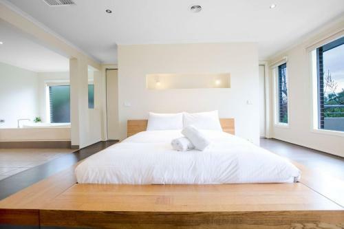 Magnificent Lux Stay@mont Albert 4br/wifi/garage