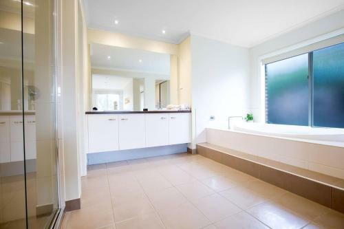 Magnificent Lux Stay@mont Albert 4br/wifi/garage