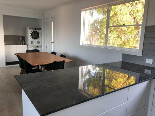 Binalong Brae @ Bay Of Fires Two Bedroom Both With Ensuites