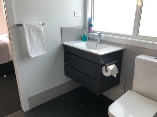 Binalong Brae @ Bay Of Fires Two Bedroom Both With Ensuites