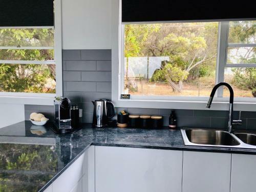 Binalong Brae @ Bay Of Fires Two Bedroom Both With Ensuites