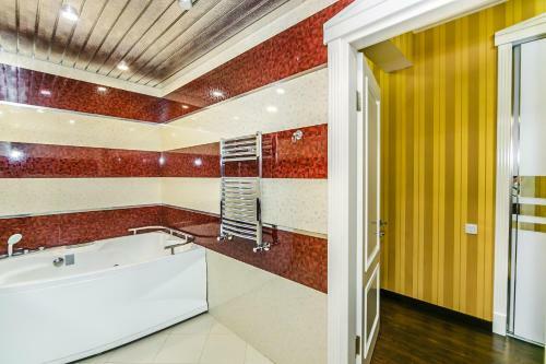 Apartment On 28 Mall