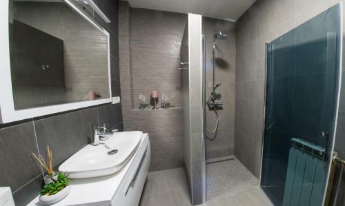 Luxury Apartment Infinity