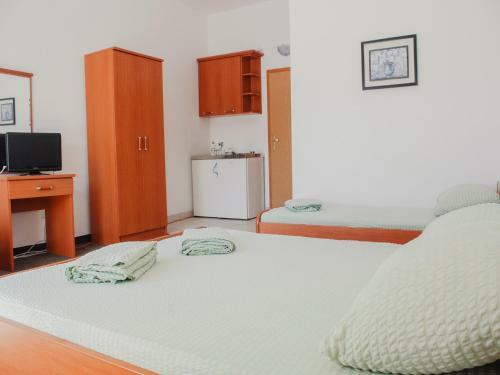 Hostal Apartments And Rooms Mato