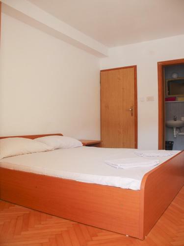 Hostal Apartments And Rooms Mato