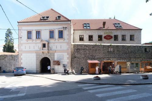 Integra Hotel