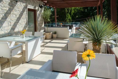 Integra Hotel