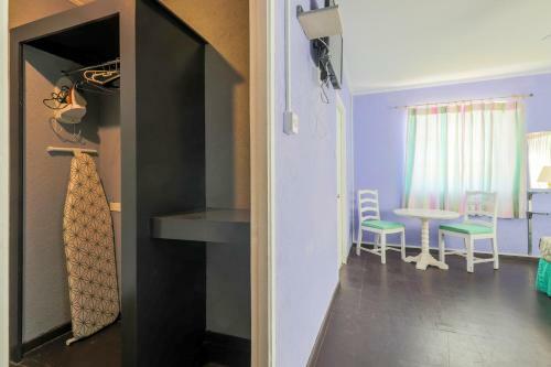 Hostal El Retreat Guest House