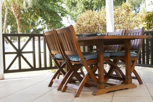 Villa Three Bedroom Apartment On The Beach