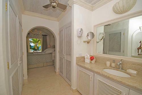 Villa Emerald Beach 4 Plumbago
