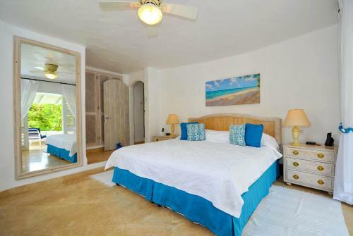 Weston Villa Sleeps 6 With Pool And Air Con