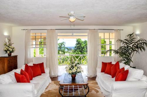 Lascelles Villa Sleeps 10 With Pool And Air Con