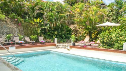 Lascelles Villa Sleeps 10 With Pool And Air Con