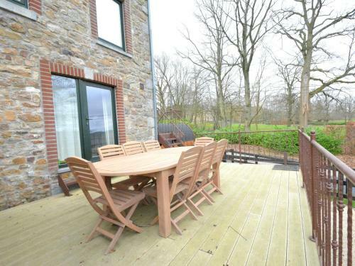 Cosy Holiday Home In Erezee With Barbecue