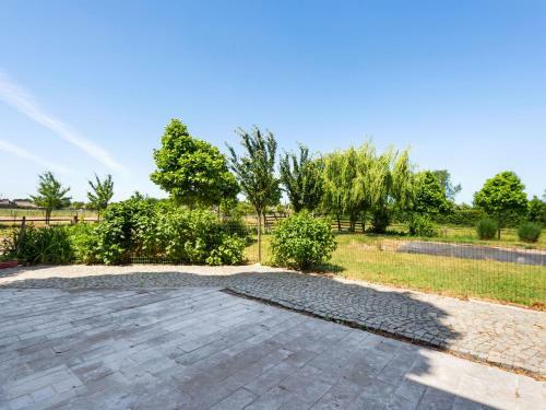 Graceful Holiday Home In Geetbets With Patio