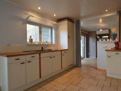 Spacious Holiday Home In Gingelom With Garden