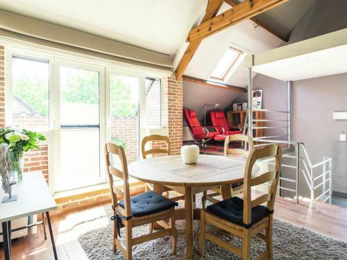 Cushy Apartment With Private Terrace, Pond, Heating, Balcony