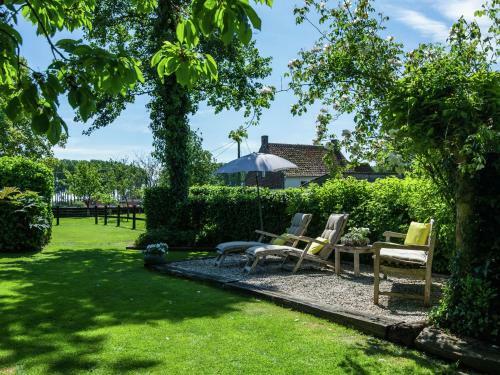 Cushy Apartment With Private Terrace, Pond, Heating, Balcony