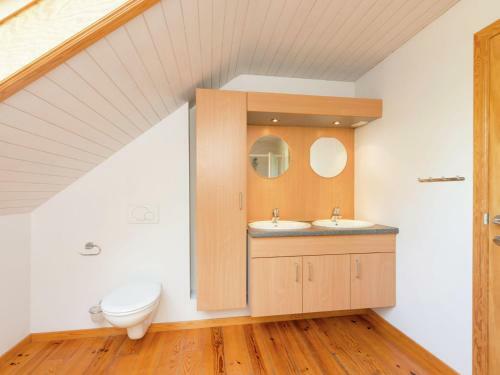 Pastoral Villa In Heure With Jacuzzi