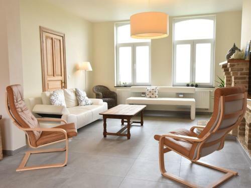 Spacious Holiday Home With Pond In Poperinge