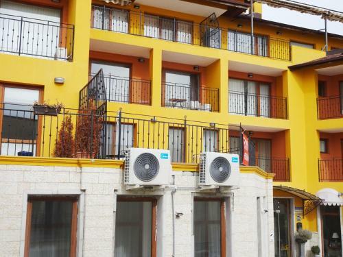 Supreme Apartments